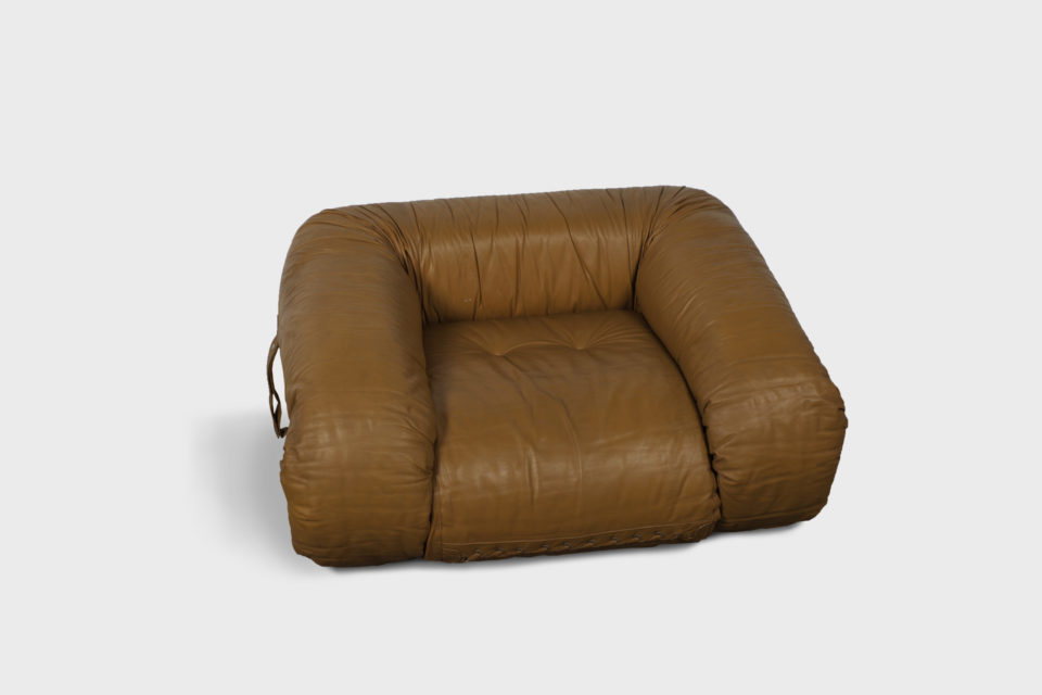 Rare Leather Anfibio Chair Bed by Alessandro Becchi for Giovannetti