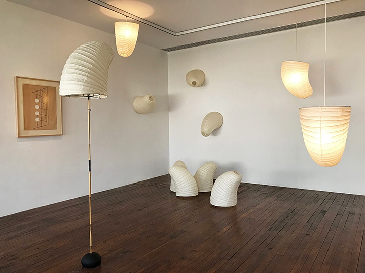 -noguchi-akari-sculpture-pendant-lamp