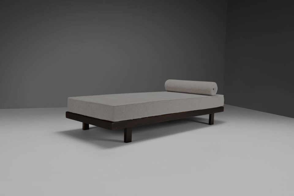 Minimalist Daybed by Jorge Zalszupin for L’atelier